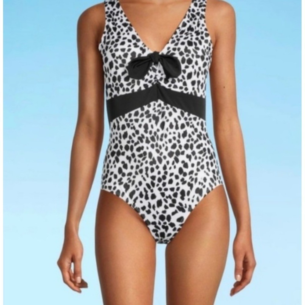 New Outdoor Oasis Swimsuit Women's Large Leopard Animal One Piece Black White